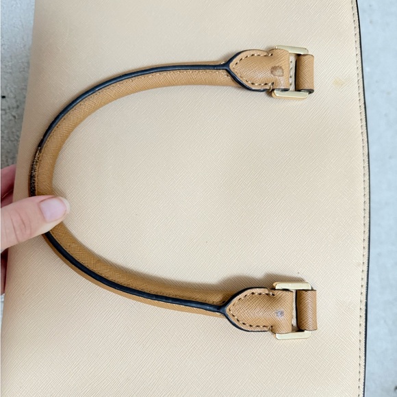 Michael Kors Purse Selma Purse Beige / Cream - Picture 9 of 16